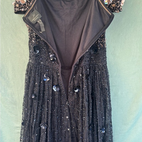 EUC Adrianna Papell Off The Shoulder Beaded Gown Size 4 Navy Blue Beaded Sequins - Picture 6 of 13